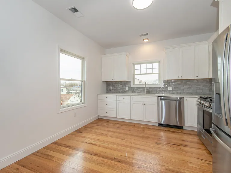 17 N Weiss St #2 — Photo 5