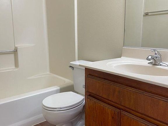 5th image of 20734 Seine Ave APT M