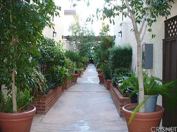 4th image of 9210 Van Nuys Blvd Unit 4