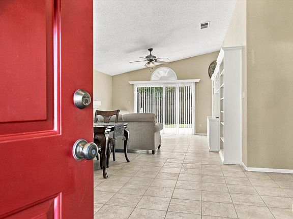5th image of 8613 Willow Spring Ct