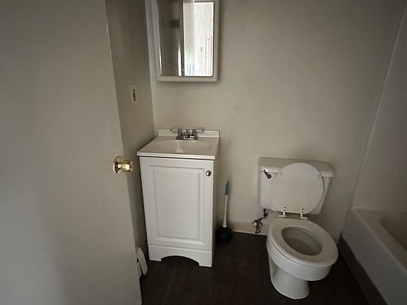 4th image of 174 Ashley St #3A