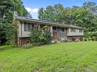 108 Knollwood Rd, Manchester, CT 06042