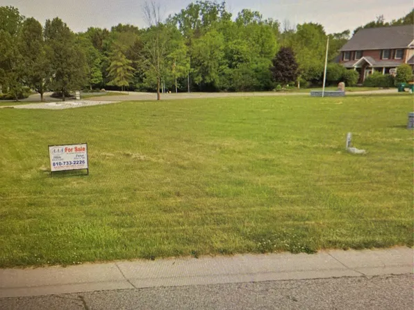 748 Bending Ct, Flushing, MI 48433