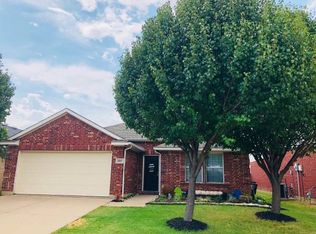 2817 Spotted Owl Dr, Fort Worth, TX 76244