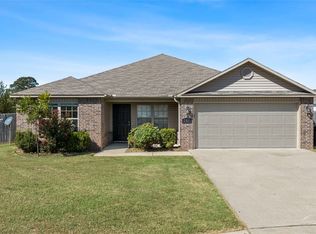 266 Honor Ct, Bethel Heights, AR 72764