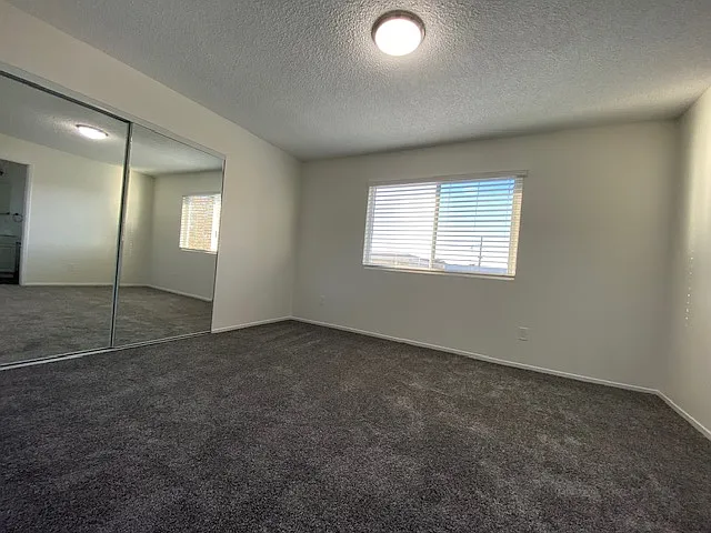Carmel Ave Apartments — Photo 18