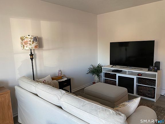 5th image of 585 Park Road #5-8
