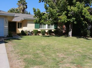 3385 Valencia Hill Dr, Riverside, CA 92507