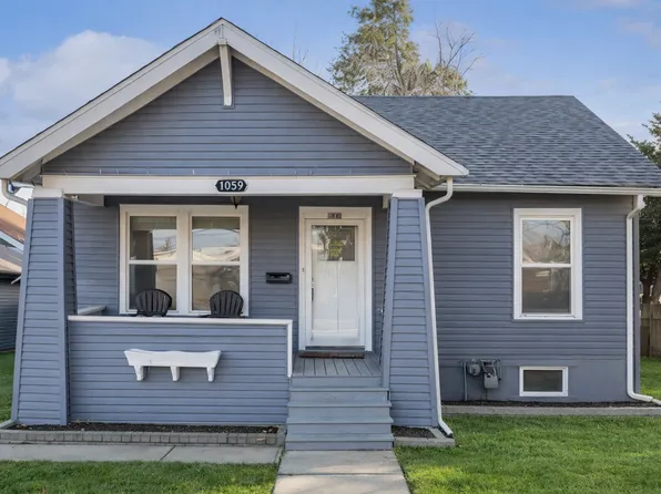 1059 Larkin Ave, Elgin, IL 60123