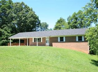 95 Oak Knoll Dr, Hillsville, VA 24343