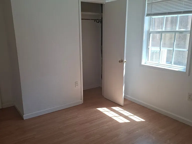 184 Elm St — Photo 29