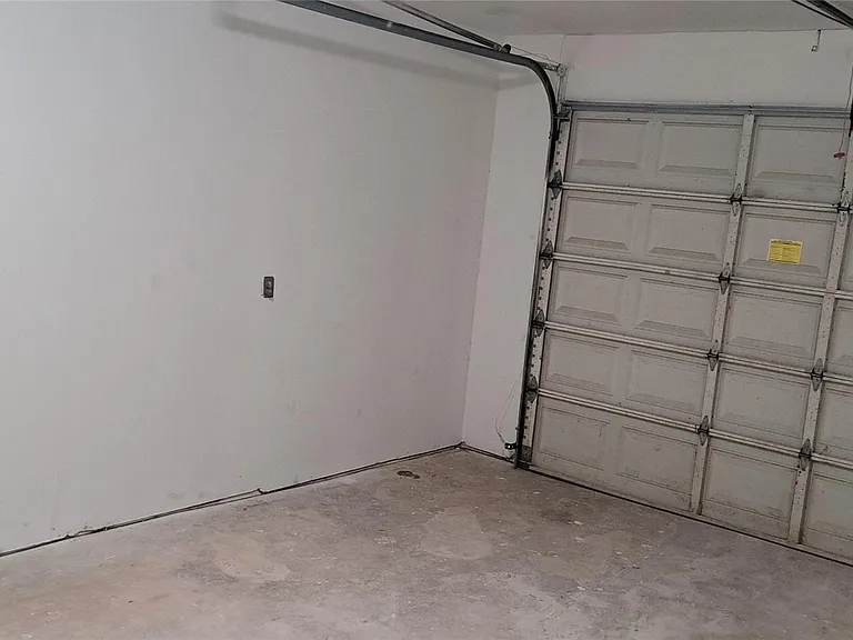 2200 Downing Ln — Photo 28