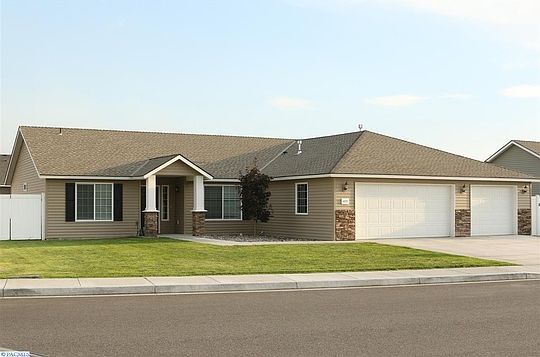 1st image of 4702 Catalonia Dr