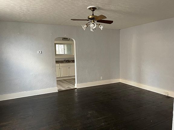 2nd image of 260 S 8th St