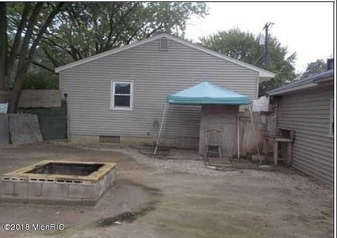 2nd image of 3061 Stratford Dr SW