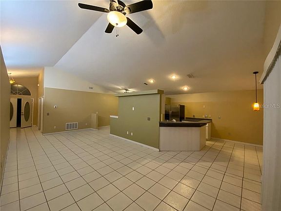5th image of 9249 Valencia Palms Dr