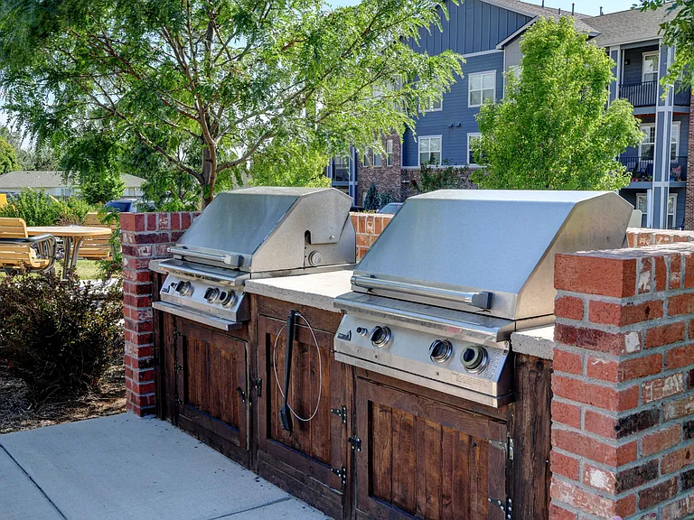 Gas grills free for tenants to use