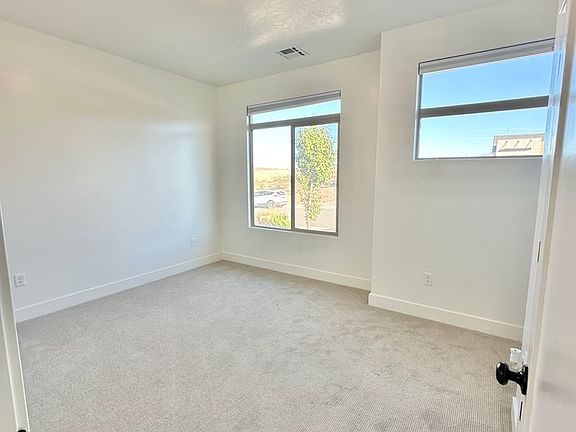 4th image of 2956 E Photinia Dr