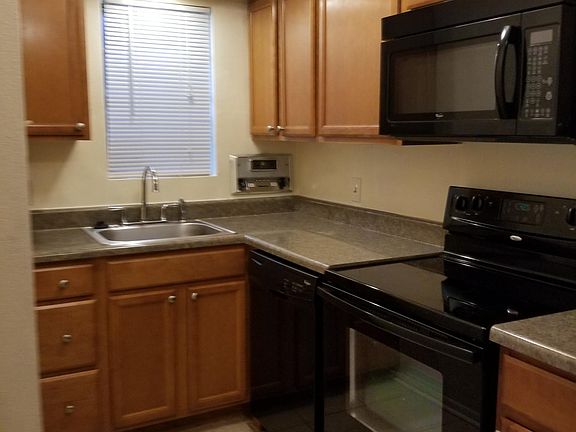 5th image of 7509 York Dr #100