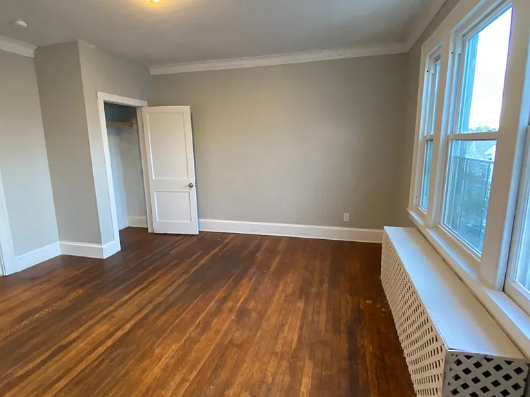 121-123 Irving St #3 — Photo 8