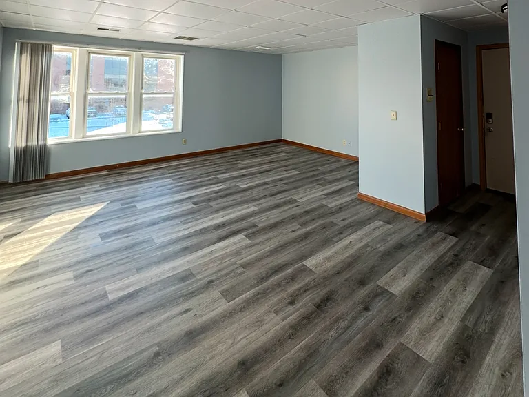 525 E Pine St — Photo 3