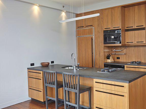3rd image of 7 Essex St APT 6A