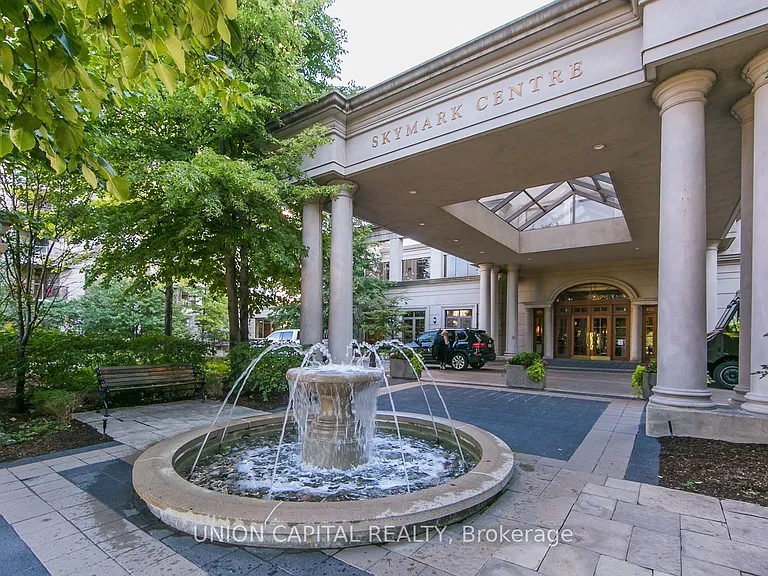 78 Harrison Garden Blvd #1007 — Photo 31