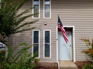 3715 Heathrow Dr, Winston Salem, NC 27127