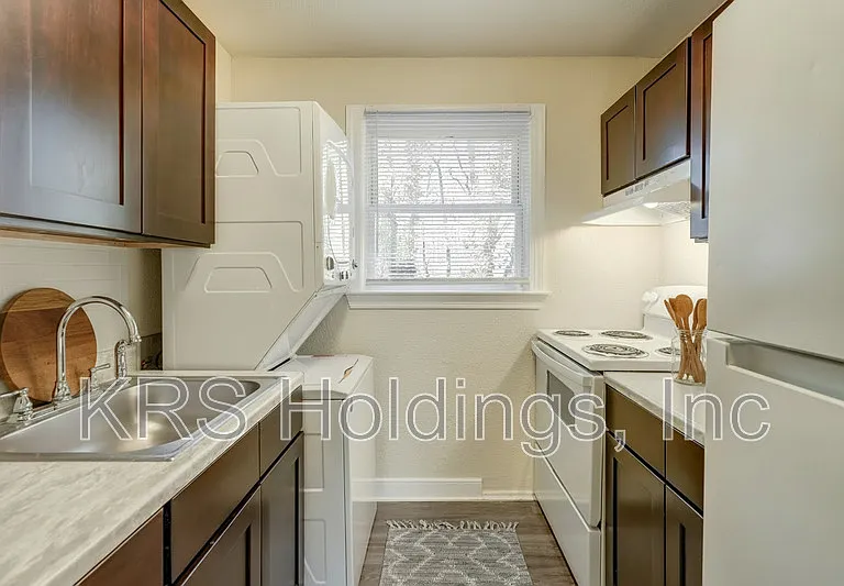 1517 Halifax St #10 — Photo 10