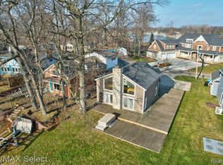 13281 Haddon St, Fenton, MI 48430