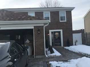 400 Norman Ln, Roselle, IL 60172
