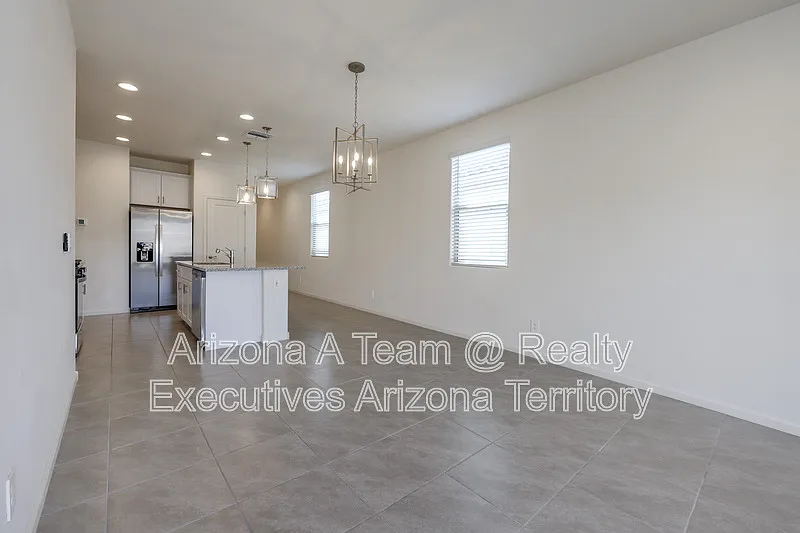 4 bed, 2.0 bath, 1562 sqft, $1,850 — Photo 4