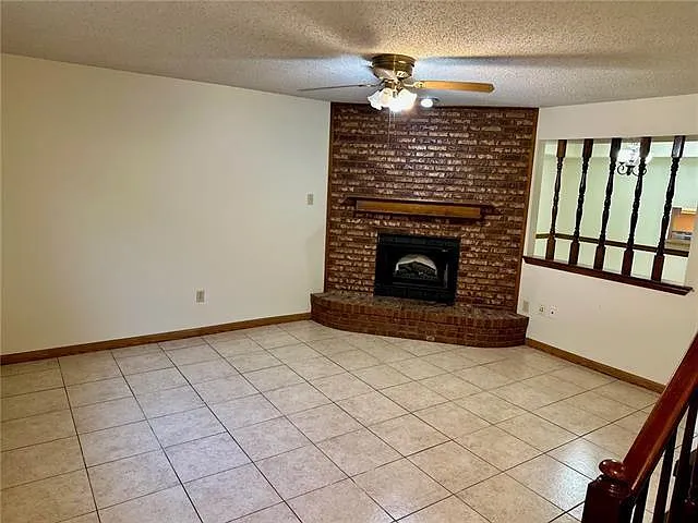 2463 Idaho Ave — Photo 2