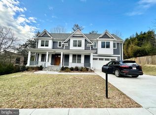 6206 E Halbert Rd, Bethesda, MD 20817