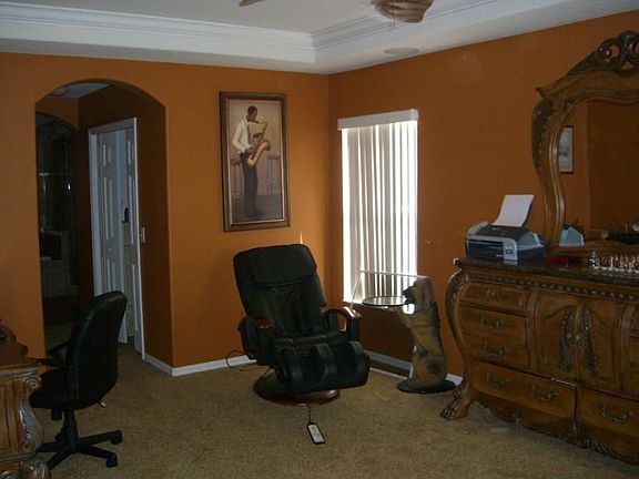 5th image of 11105 Avery Oaks Dr
