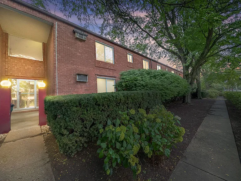 355 E Forteen Mile Rd — Photo 4