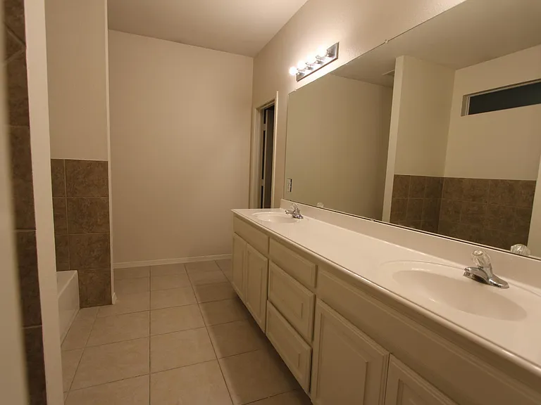 1017 Porter Pl — Photo 28