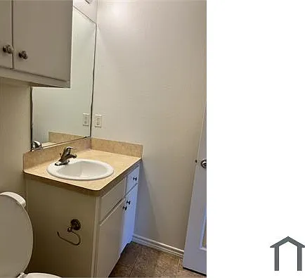 712 N Sharp St — Photo 11