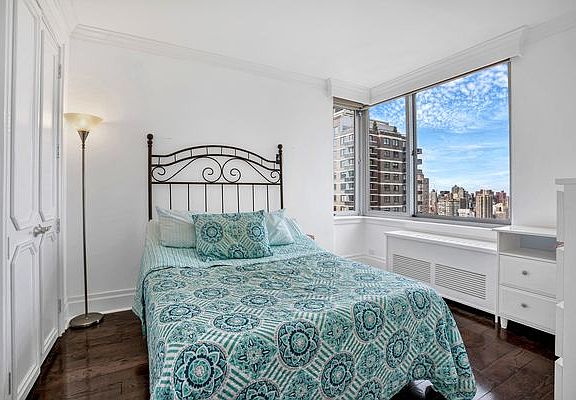 4th image of 524 E 72nd St APT 38F