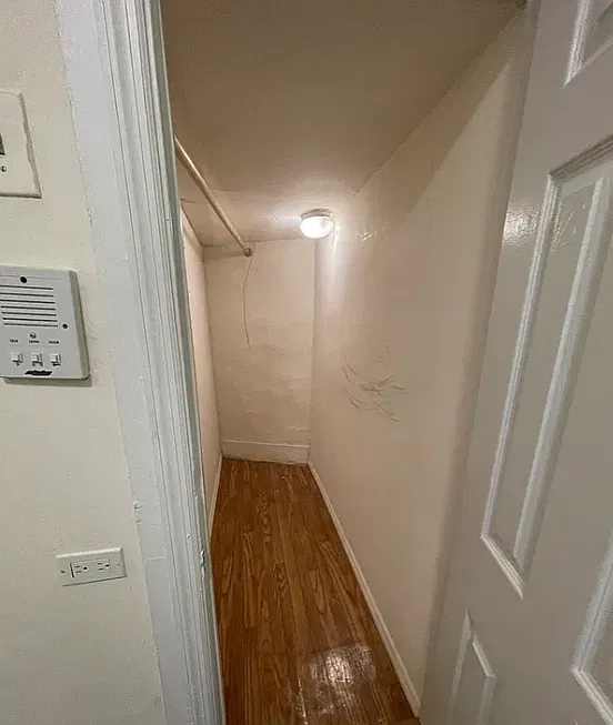 14 Avenue A — Photo 3