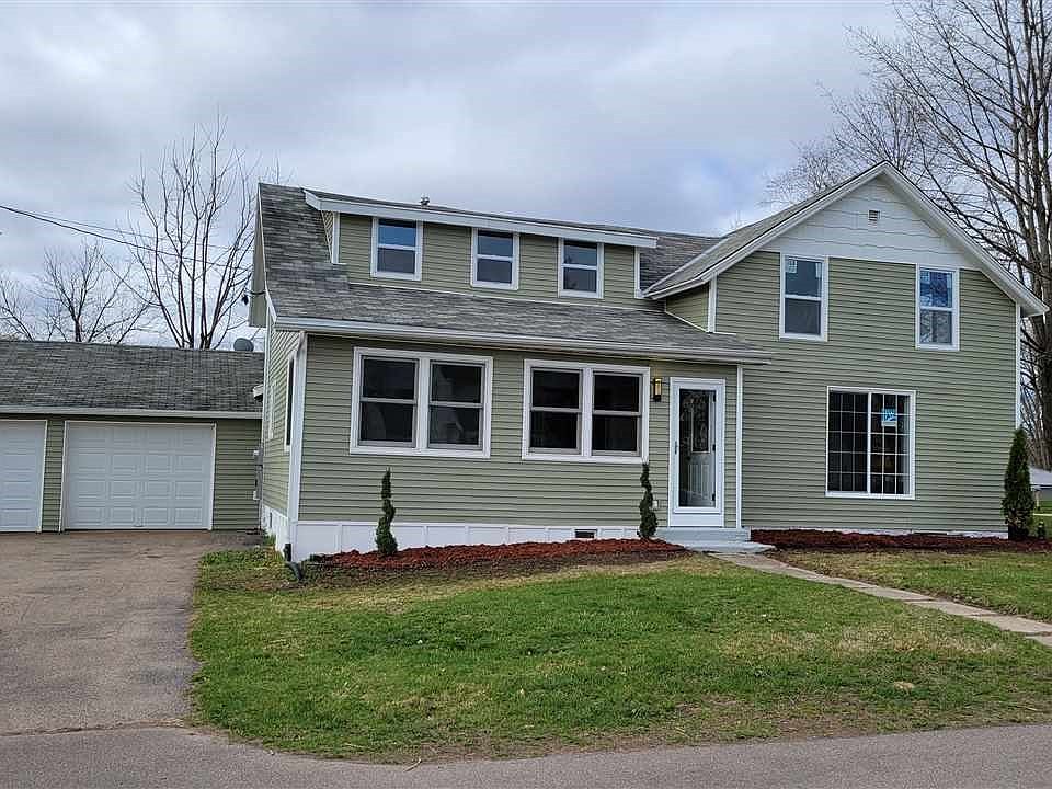 Welcome to 202 E. Freeborn