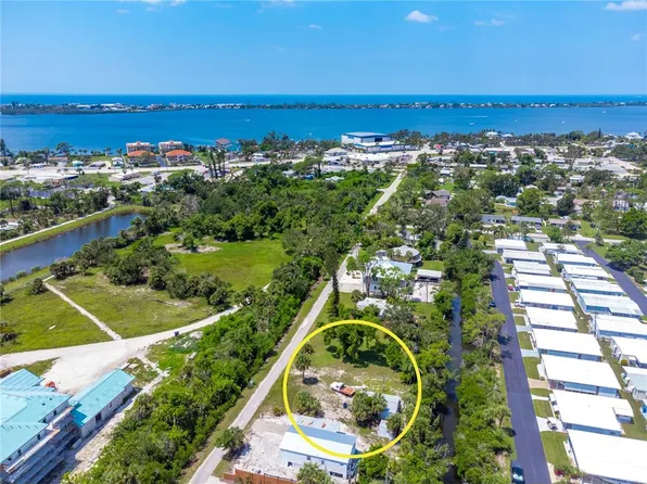 240 Riverview Ave #6, Englewood, FL 34223