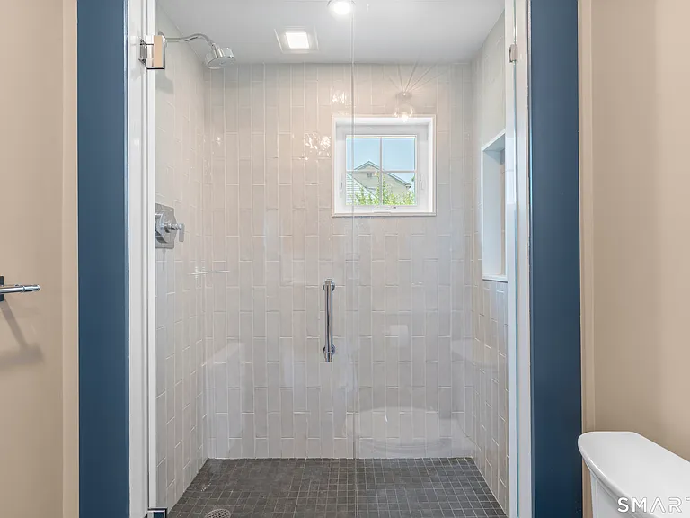16 Saint Charles Ave — Photo 17