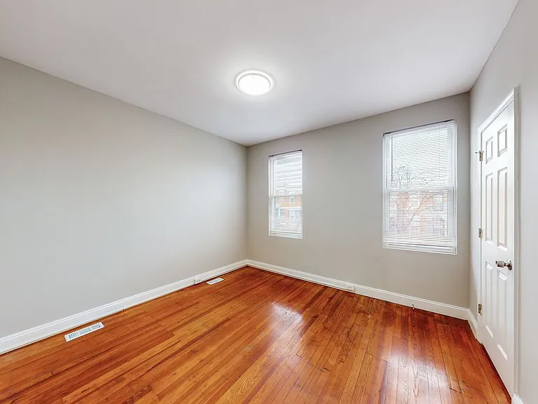 2867 Mayfield Ave — Photo 19