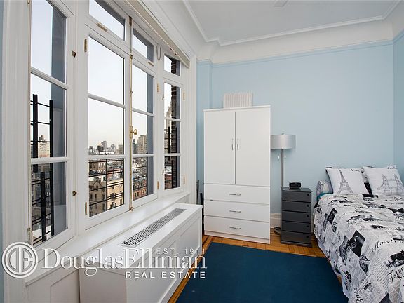 5th image of 105 W 72nd St APT 10C