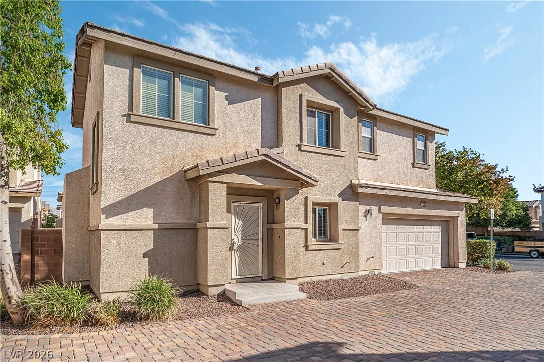 3 bed, 2.5 bath, 1364 sqft, $1,850 — Photo 3