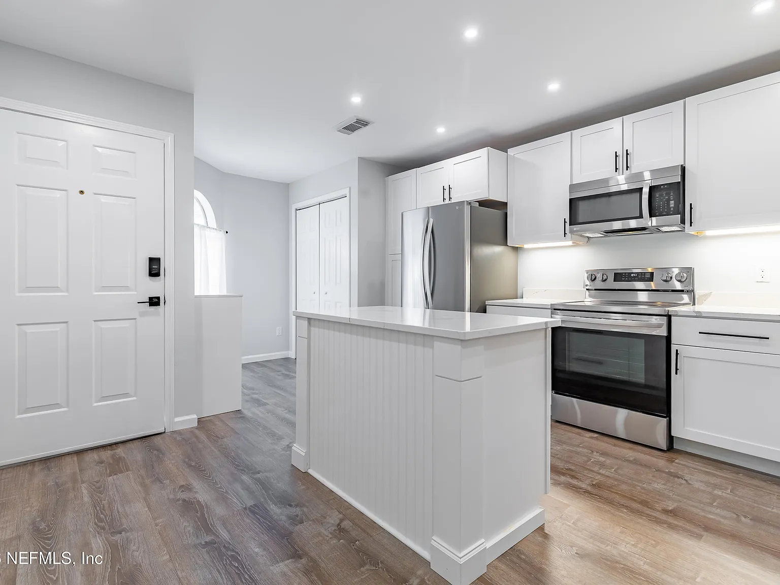 2 bed, 2.0 bath, 1250 sqft, $1,800 — Photo 3