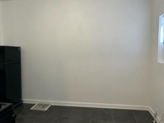 3rd image of 118 Hancock St #B