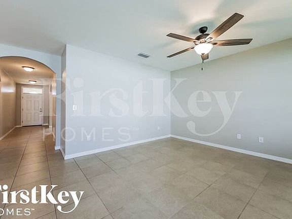 4th image of 607 NW 21st St