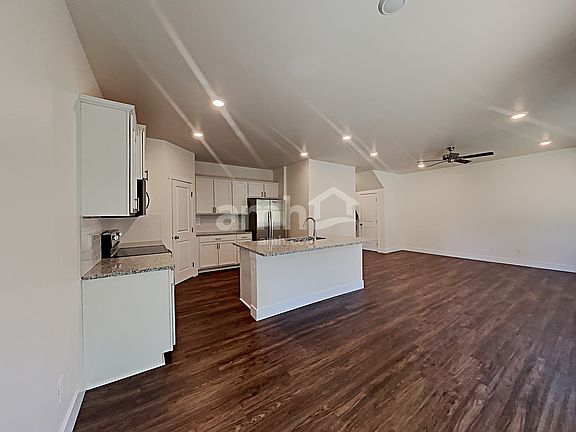 5th image of 19226 15th Avenue Ct E